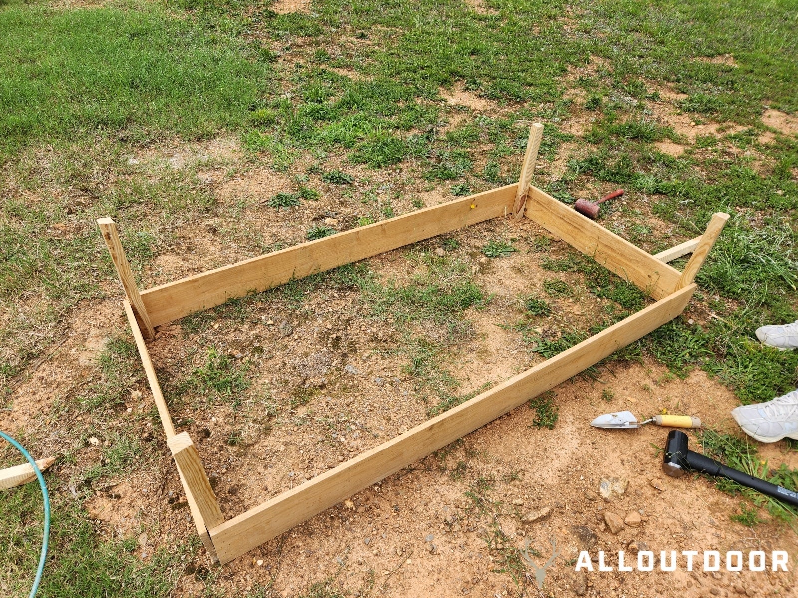 How to Build your own Raised Bed for your Homestead