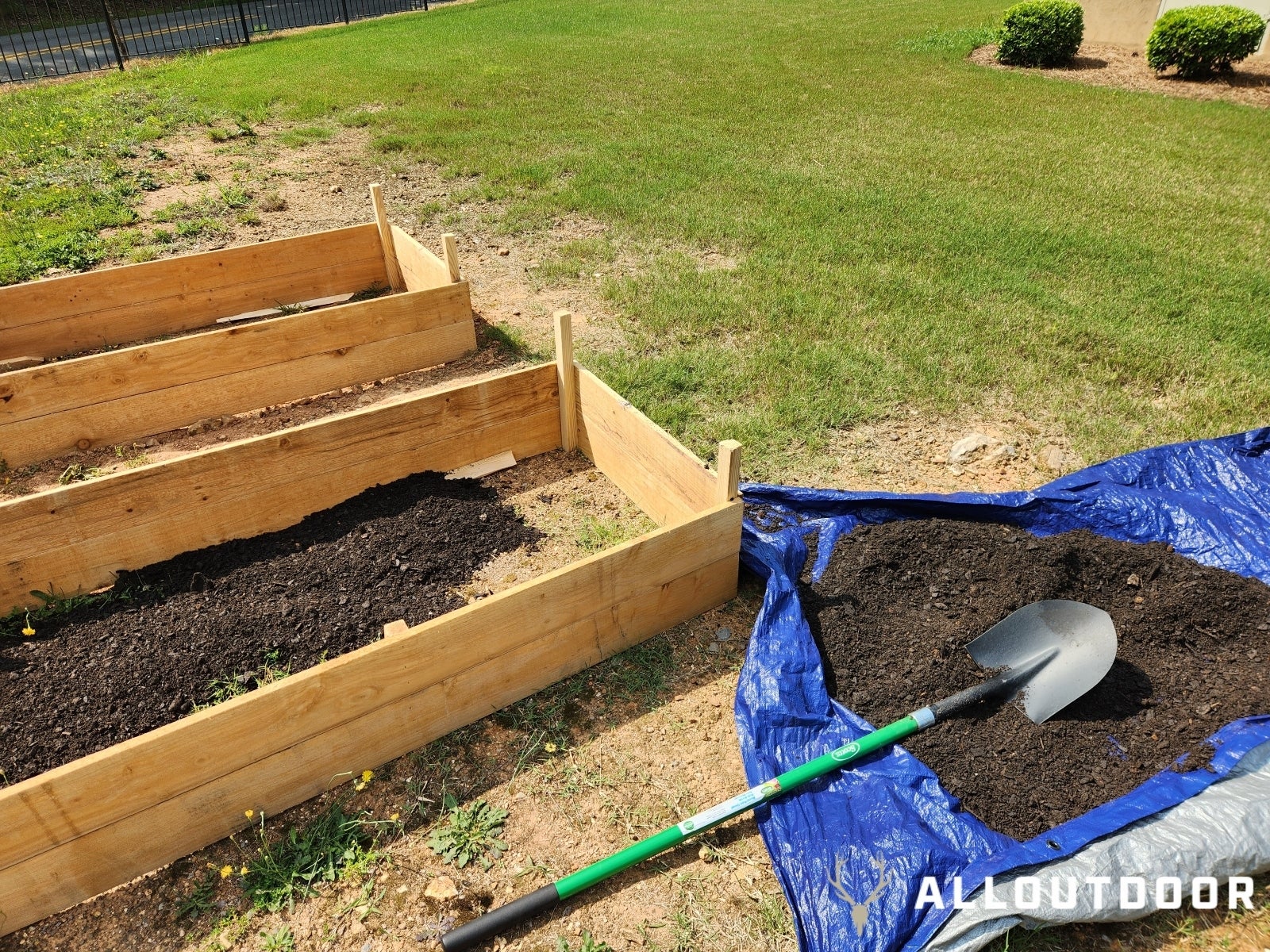 How to Build your own Raised Bed for your Homestead