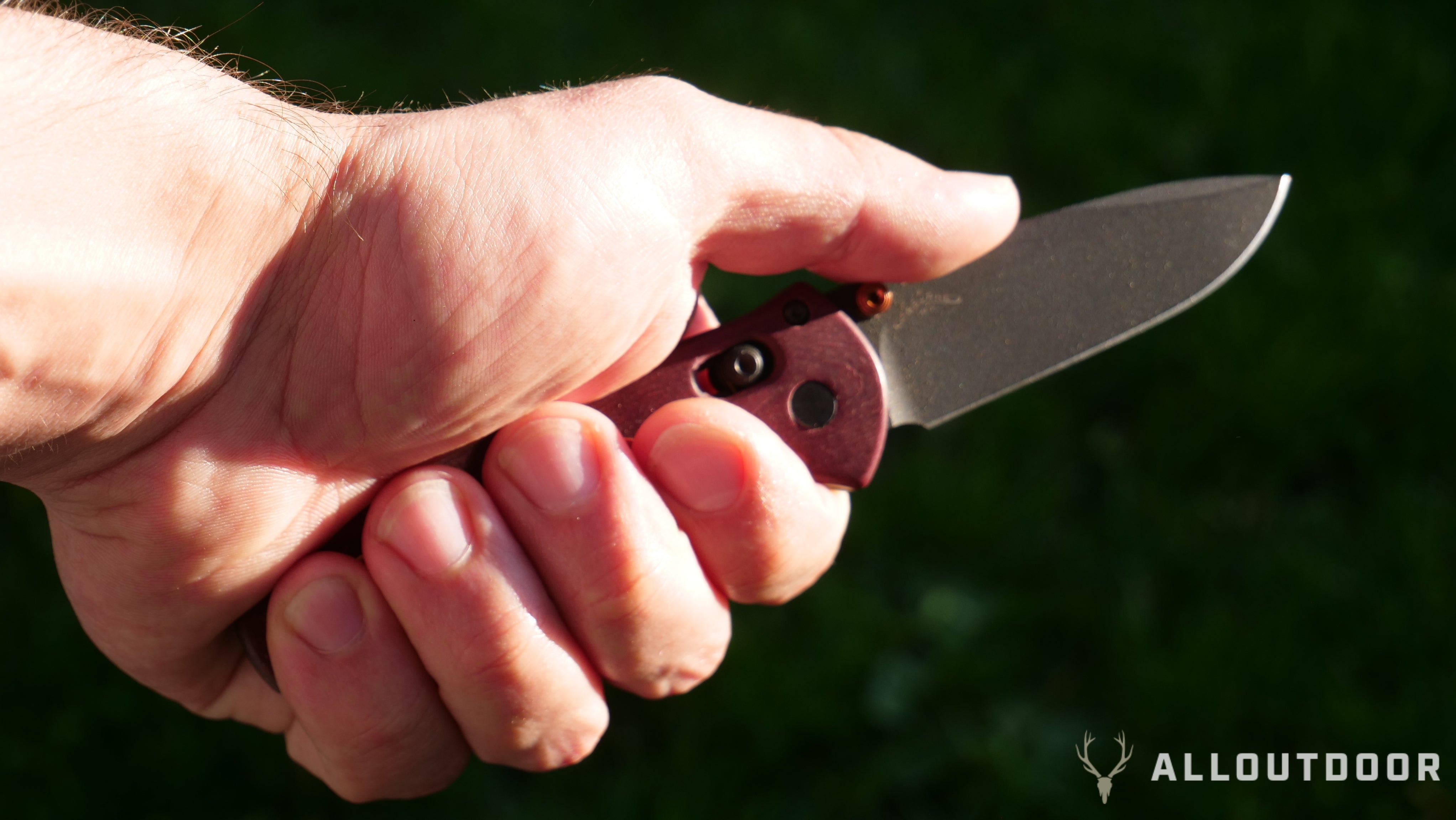 AllOutdoor Review: The Badass Benchmade Mini Barrage
